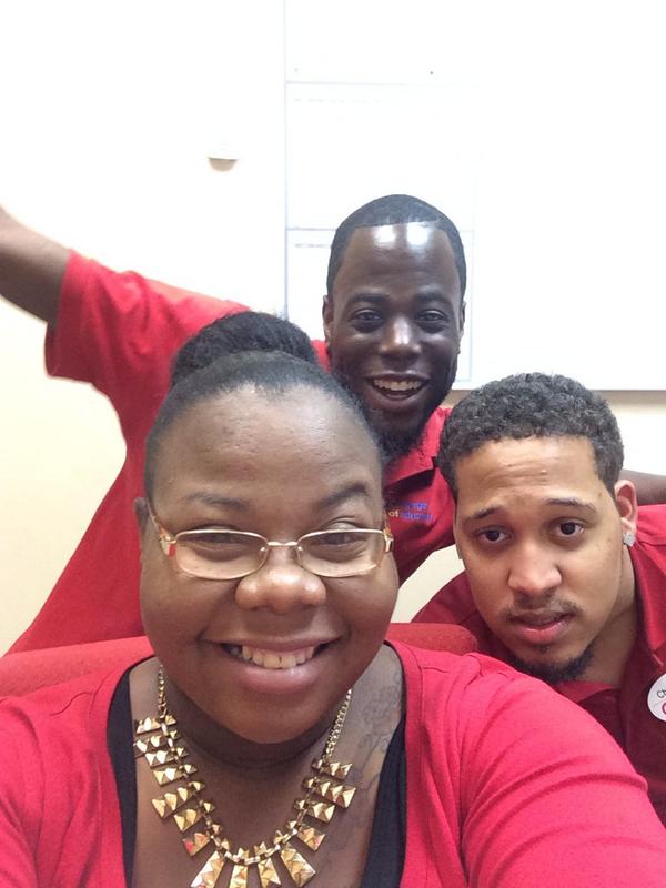 SoftVIBElines's tweet photo. #family #T1401 #fridayclosing http://t.co/aBN93aZaGZ