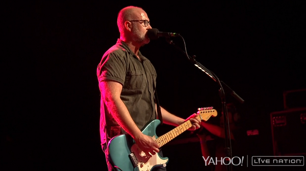 YahooMusic's tweet photo. .@bobmouldmusic's #HardlyGettingOverIt is sweeet! #YahooLive http://t.co/5lvgv23e3b http://t.co/tpcKxLErr4