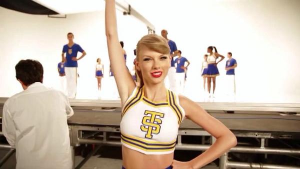 Шейк тейлор. Тейлор Свифт Shake. Тейлор Свифт Шейк ИТ оф. Taylor Swift MTV 2022. Shake it OFFTAYLOR Swift.