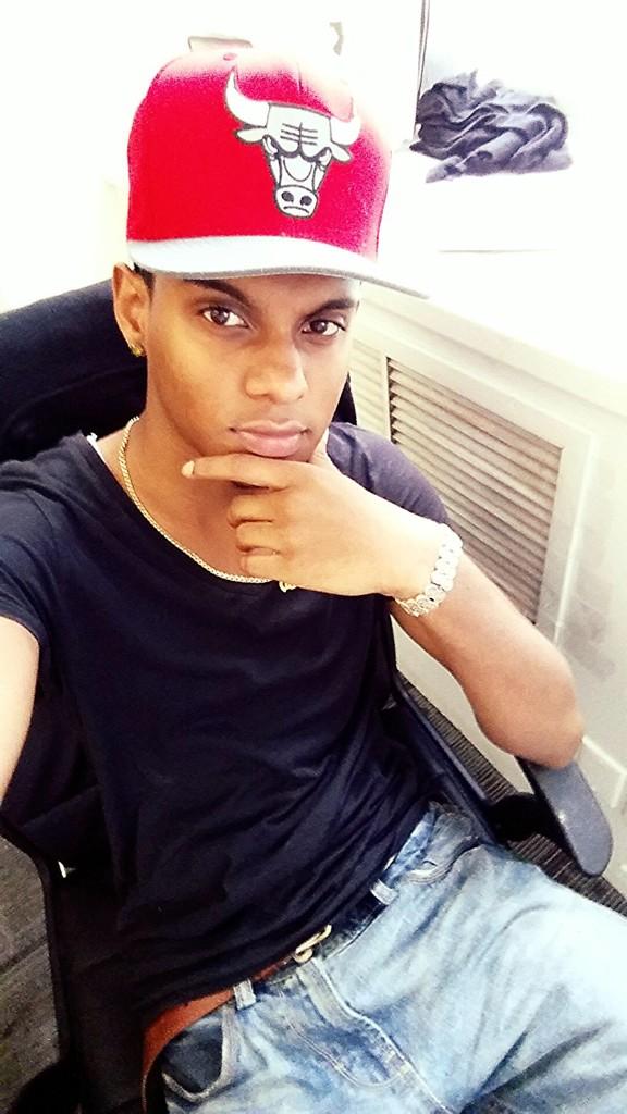 xmusic4self's tweet photo. Getting ready for a big performance coming up http://t.co/VvgXCRdaXG