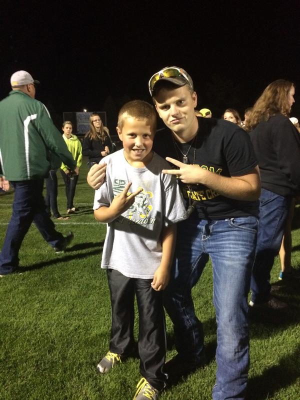 mgarvs's tweet image. Freedom Football's two biggest fans #RollIrish