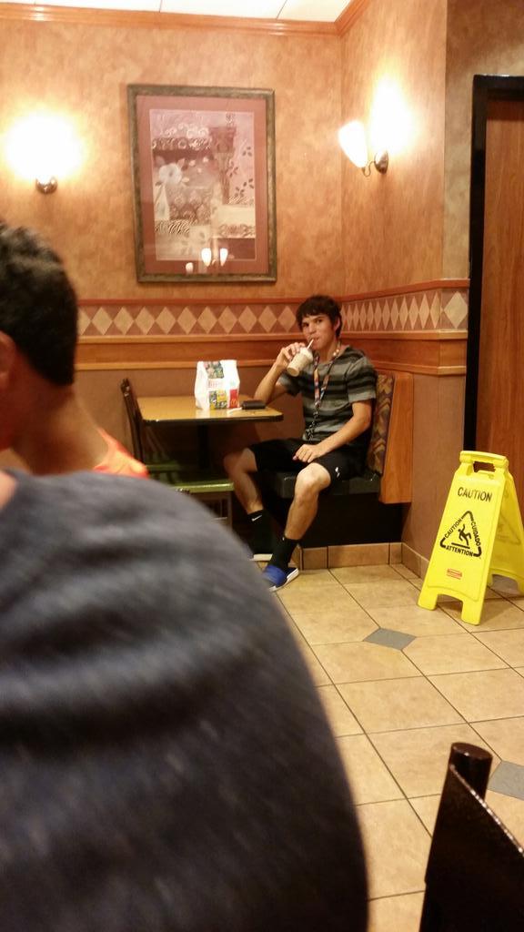 Nlentz11's tweet image. Loner #lameaf