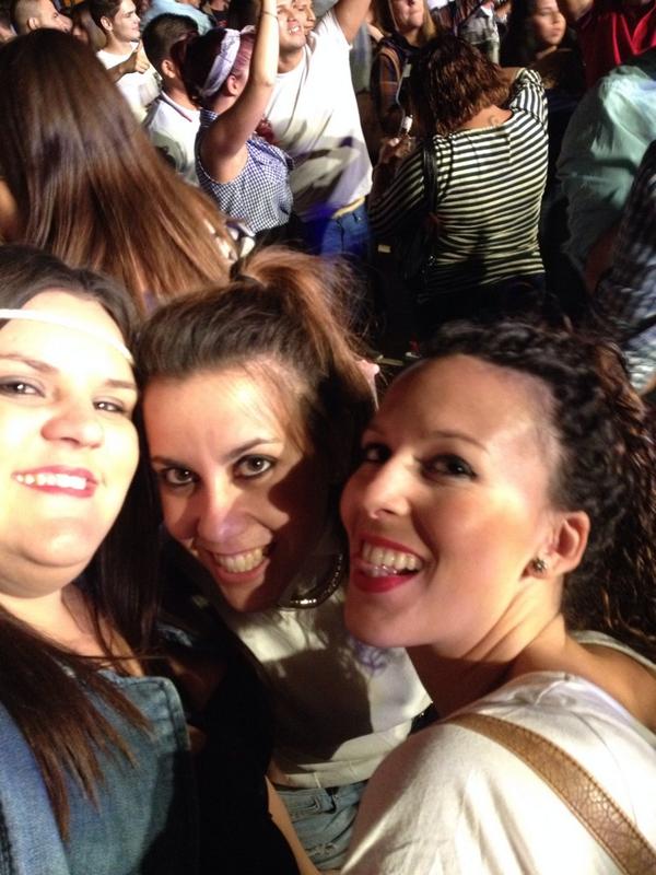 mariaja_am's tweet photo. Me encantan estas noches @martalopsan @VIRGINIAGUALDA http://t.co/hGzP5Zr19X