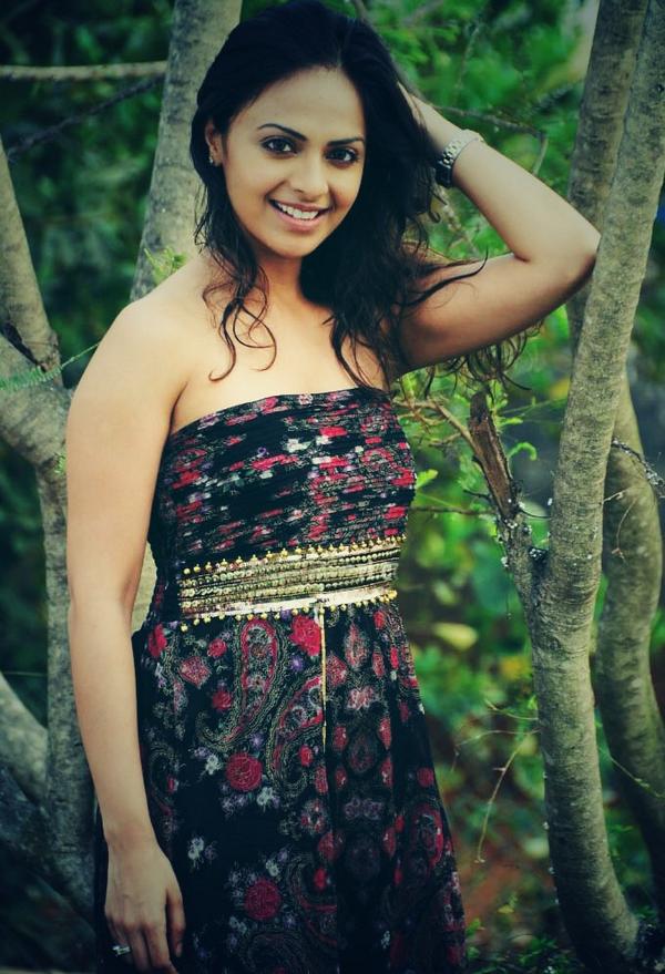 Bw0tIaYCAAAsYxX?format=jpg&name=medium