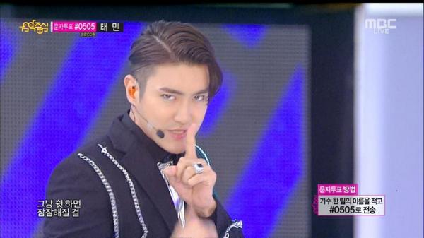 ariestamaterasu's tweet photo. [CAP] 140906 Music Core - Siwon *(SiwonLover | @SiwonHeart407)* http://t.co/Qu64fsKn3j http://t.co/I3atlJy3Ze