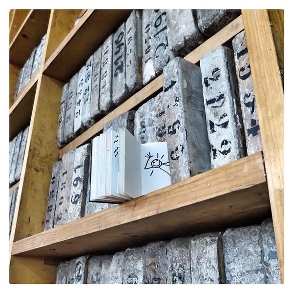 elyxyak's tweet photo. Le monde est stone...
#elyxyak #idemstudio #lithographie #lithostone #paris http://t.co/XeP03Yx8i2 http://t.co/V81m95MPda