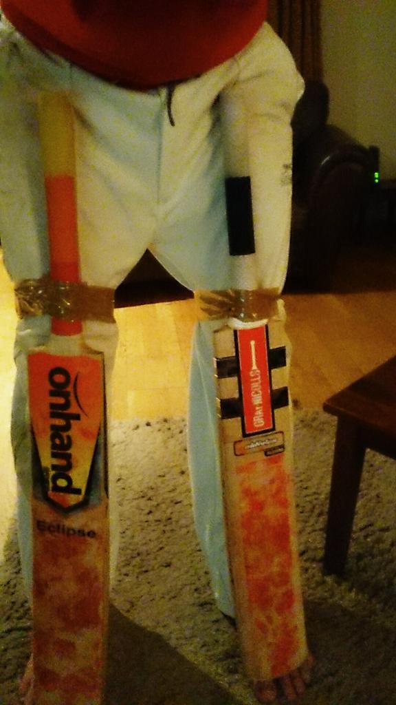 SebastianThorn1's tweet photo. @flintoff11 what do you think to my new cricket pads? No more lbw dismalls for me! http://t.co/x94GLApTEy