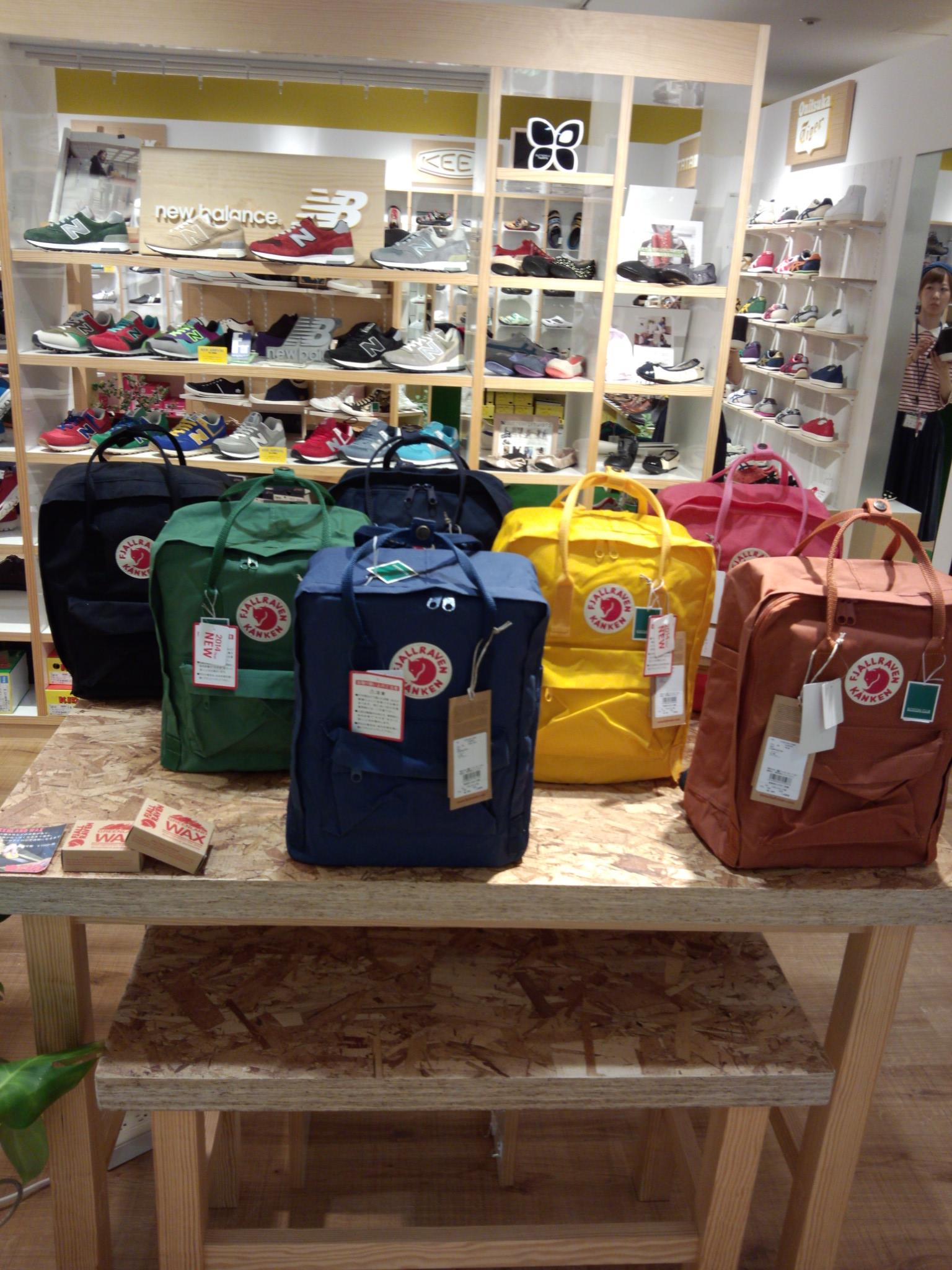 ボストンクラブ あべのand店 フェールラーベン 品切れとなってましたカンケンバックがカラーバリエーションが増え勢揃いしました お好みの色があるはず 是非 アンド店へお越し下さいませ フェールラーベン カンケンバック あべの Http T Co