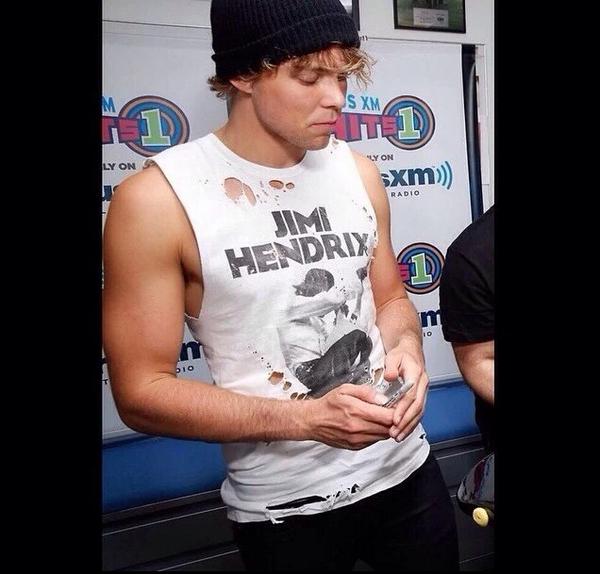 Elliot James (@elliotjamesbh) on Twitter photo 