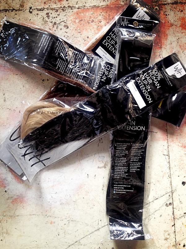 annachapman2012's tweet image. YEY ....they've arrived ... Big thanks too @WonderfulHair_ #bestextension #session #sessionkit #musthaves