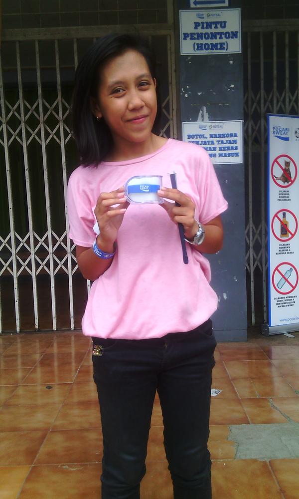 OdonutsR's tweet photo. Thx hadiahnya @pocariID #psfcmataram http://t.co/jyLJywnOFR