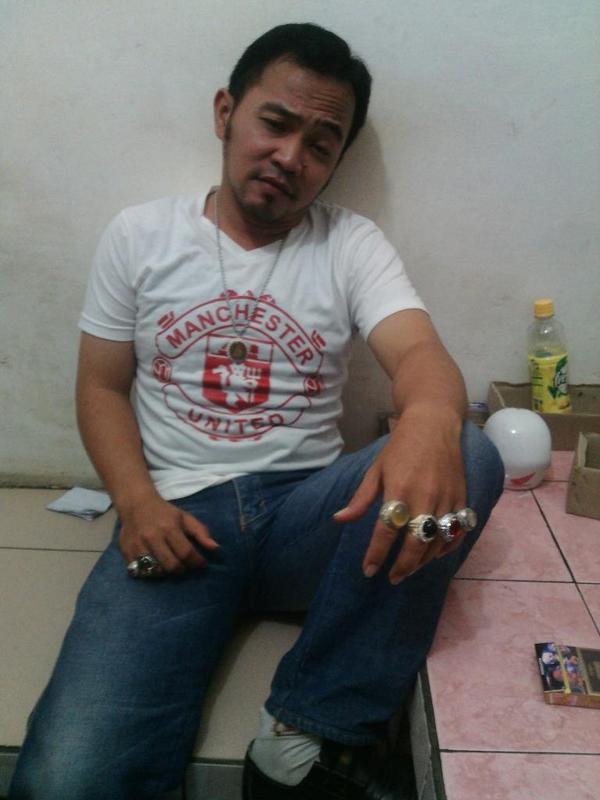 FadliFalaq's tweet photo. Huuff... puanaasnyaa, harus bisaa!!! http://t.co/bROZ571oYY