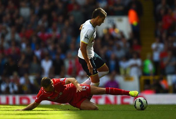 LFC's tweet image. Retweet this if Jordan Henderson was your @StanChart #LFC Player of the Month for August…