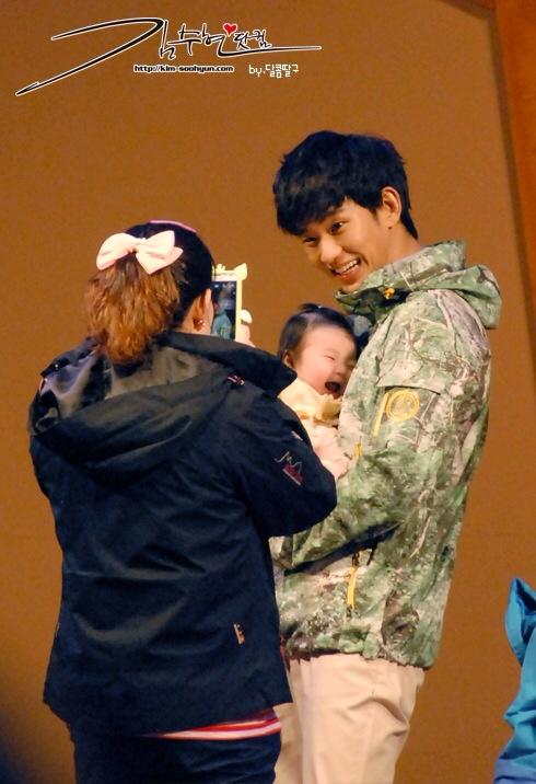 Bw1q9dXCQAAKsJh.jpg:large