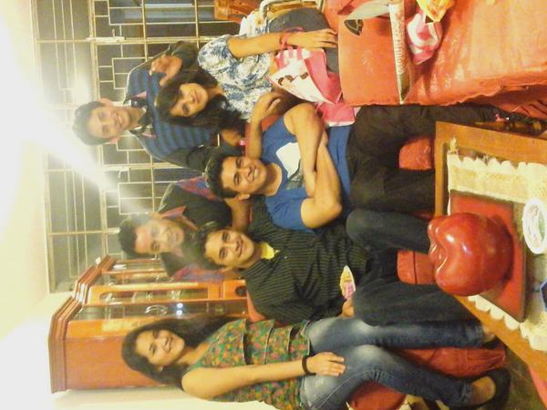 1503Enrique's tweet photo. en Familia... http://t.co/DMuO9DP6tO