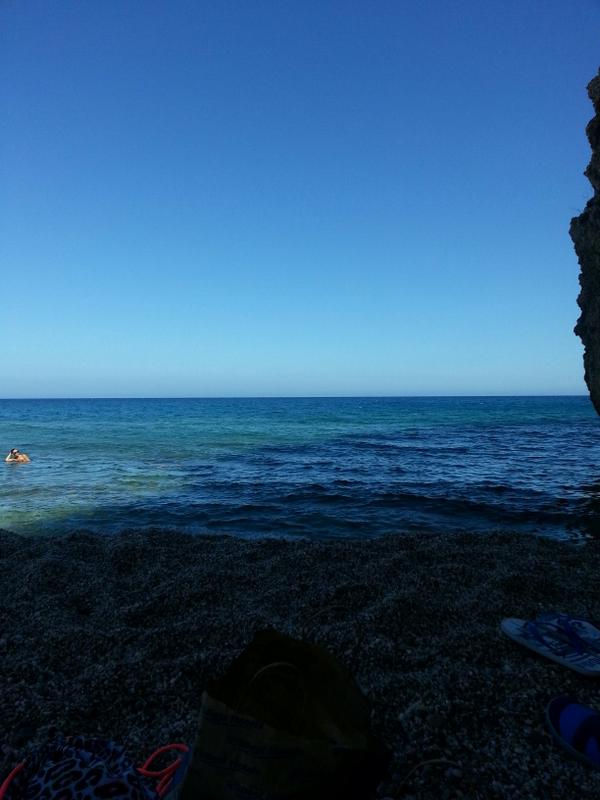 javiro06's tweet photo. En la playa de los muertos MOJÁCAR con @vicentexst DISFRUTANDO DEL MOMENTO. Esto ahi k repetirloo jaajajajaj http://t.co/aLCuEtasZq