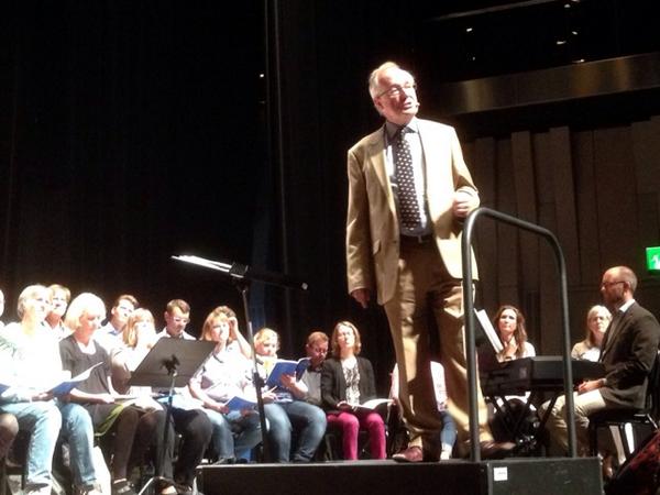 @SJCleobury continues the open rehearsal at #kms14, Jubilate by Alec Roth being one of the pieces. <a href="/EditionPetersUK/">Edition Peters UK</a>