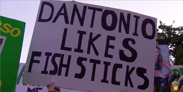 CollegeGameDay's tweet photo. #GameDaySigns Part I: http://t.co/VAjbN2wd9L