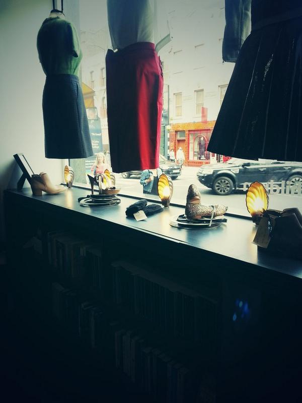 lestielee's tweet photo. happy weekend~ check out our donated pieces @MarysLGShop_N1 . Support @savechildrenuk #maryportas #charity #shop http://t.co/shNcCIRWXr