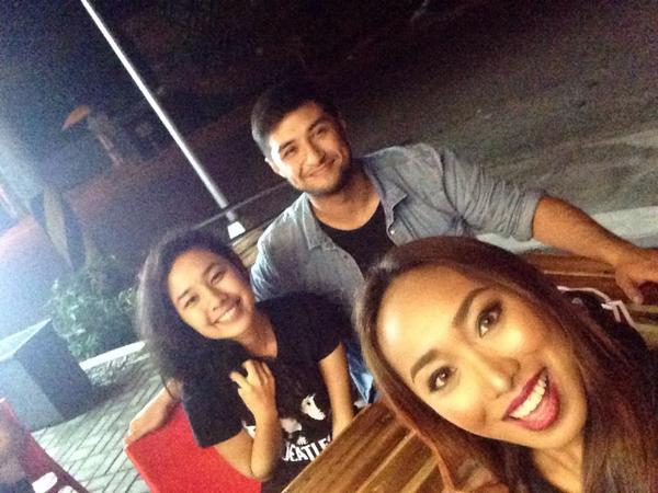 nikitaconwi's tweet photo. Dinner with @justderekk & @katureenha at @SweetXManila 💕 Look who's here too! #VictorDavid http://t.co/BrmndaCfJ9