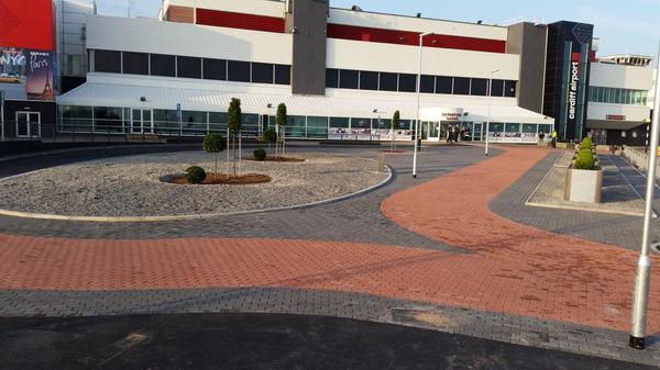 adamwalters5's tweet photo. @Cardiff_Airport http://t.co/PZQ8hU6lJO