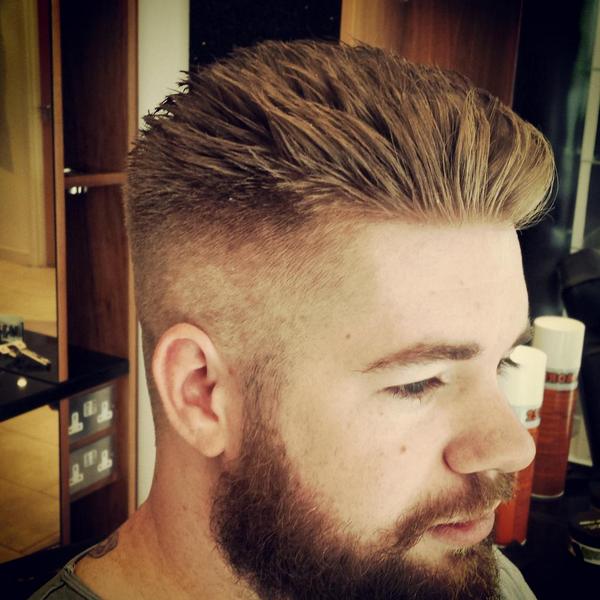 SamStandfield's tweet photo. cheers @PeejaysHair for the fresh cut http://t.co/0NXyPlQ9A8