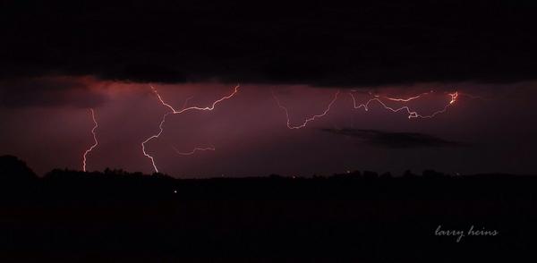 LarryHeins's tweet image. Was out playing the the storm until about 2 more &quot;Cracks in the Sky&quot; #lightening #storm #crackinthesky