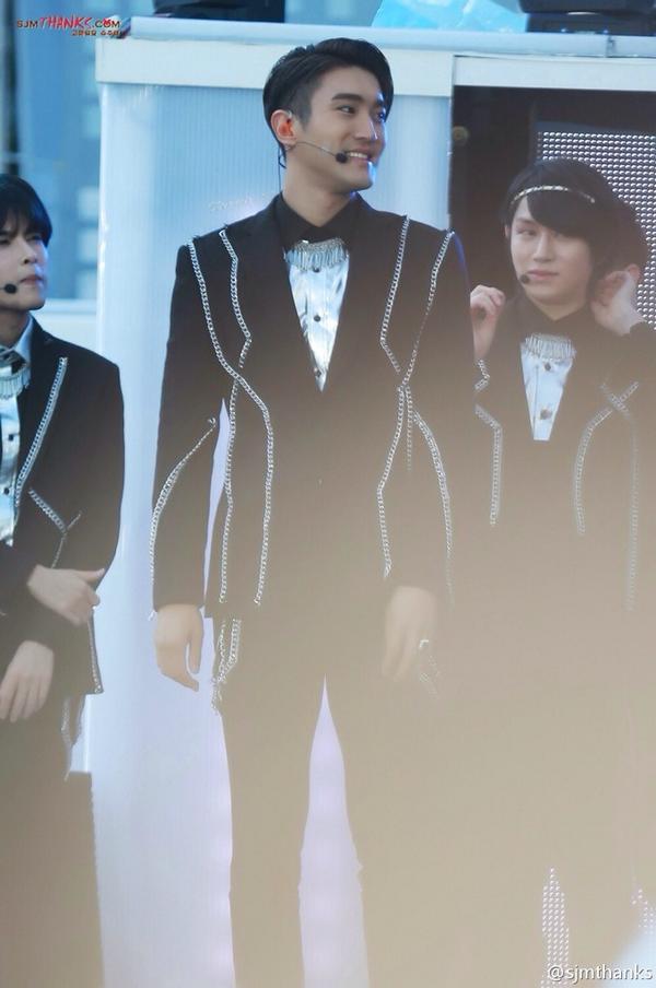ariestamaterasu's tweet photo. 140906 MBC - Siwon *(sjmthanks)* http://t.co/Bp8LEXprnD