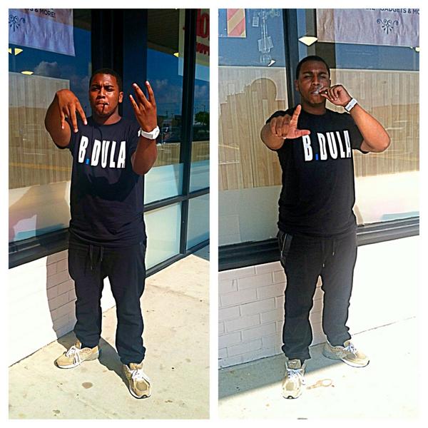 HOODRICH_E4M's tweet photo. BIG SHOUT OUT TO MY BIG BRO @BEEZY__FOOL #LBLOCC #MOOKWORLD HIT ME IF YOU NEED A SHIRT http://t.co/91sFAY1Q9d