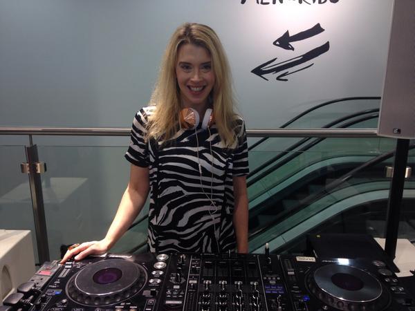 hmeire's tweet photo. Our DJ @alexandradonald looking lovely in #HMStudioAW14 today at our Sth King St store #courtneycovets #dff2014 http://t.co/TFOr7hbmh8