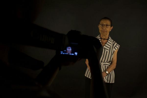 GUStudio's tweet photo. Making of preparativos intervención "Espejismo". Gracias a todos por vuestra colaboración! #GUS http://t.co/himc4eYw6q