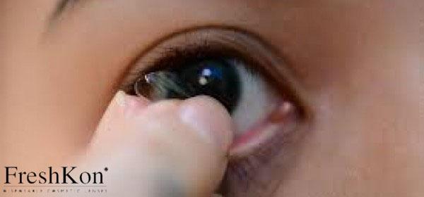 FreshKon_indo's tweet image. Sebelum tidur, jangan lupa ya untuk melepas softlens kamu agar mata kamu dapat beristirahat ya. #FreshTips