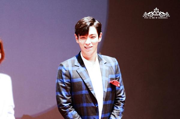 [Update][Pho] TOP @ "Tazza 2" Stage Greeting (8/9/14) Bw2g8P4CYAA_Ohm