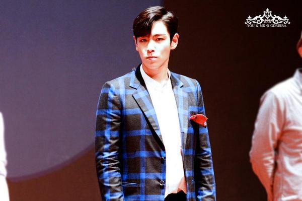 [Update][Pho] TOP @ "Tazza 2" Stage Greeting (8/9/14) Bw2h5HfCcAAZpcM