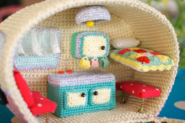 little_Candy80's tweet photo. “@IFeelCook: Esta caravana de ganchillo con todos sus mini acces es amor ^^ http://t.co/2AfuF9QzXa http://t.co/6MCdXH1pto”@Parisnprimavera
