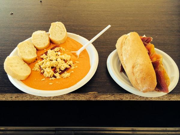 Gerard_HC's tweet photo. Como me cuidan los cabrones estos! 😋 http://t.co/qBIXAtmaTL
