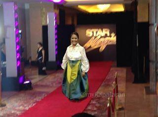 Meynard34's tweet photo. Hahahaha!!! may humabol ohhh!!! :)) sa 8thStarMagicBall @NancyBinay http://t.co/7r9QSBzV62