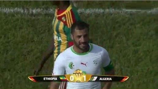 sadaalmalaeb's tweet photo. خمس دقائق من بداية الشوط الثاني ولايزال الجزائر متقدم بهدف
#صدى_الملاعب http://t.co/NvWwFMfNVS