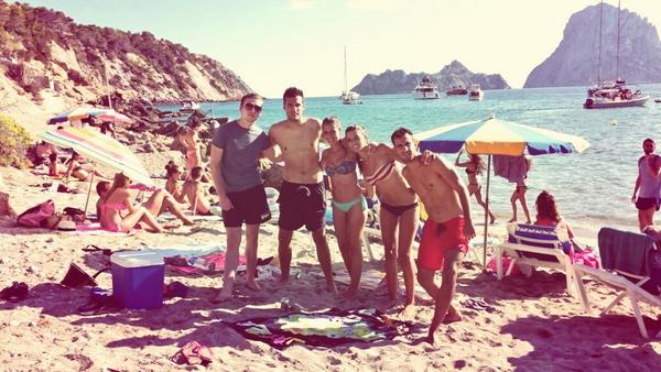 "<a href="/Basijf/">BJ</a>: Grandes visitas en Ibiza de <a href="/Paatri7/">patri :)</a> <a href="/Esther_UrR/">Esther</a> <a href="/AJ_Gumi/">Alberto J. Gumiel</a> y #DimitriSpiderFish "