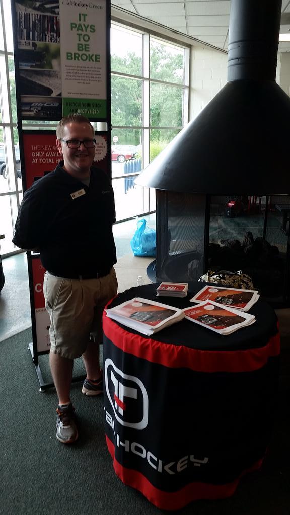 KirkwoodStars's tweet image. Pick out some #KirkwoodStars gear or get a coupon for a free sharpening from #TotalHockey at #IceBreakerWeekend.