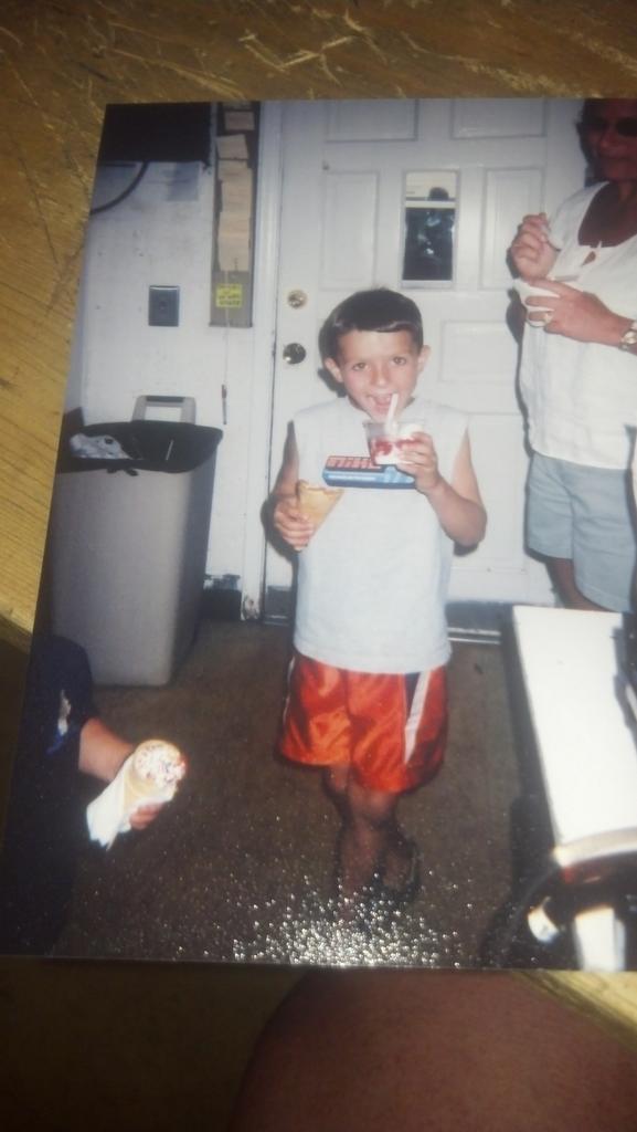 Loves_Mustaches's tweet photo. @travisvuich always loved strawberries....#throwback #DFCDays http://t.co/yNHoVwKP7a