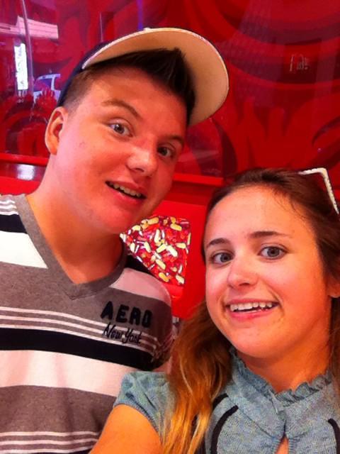 Minniestmouse's tweet photo. #SweetSelfie @PEEPSANDCOMPANY http://t.co/JkAhq0kW7x