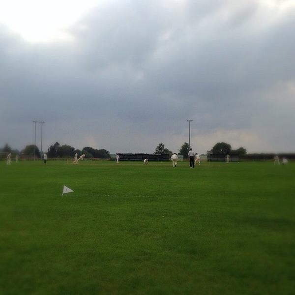 G_Kemp's tweet photo. @Shunt_ATU ripping into Hook Norton for @ChadlingtonCC . Look at that technique http://t.co/4GJawCJAZi