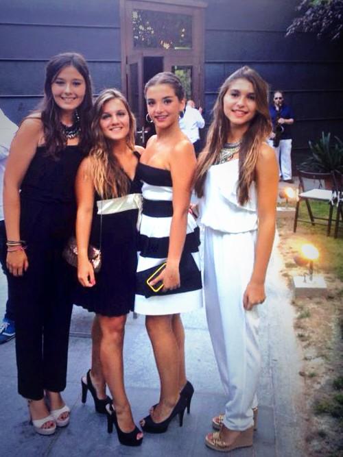 anitaguillen_99's tweet photo. Ayer un bodorrio por todo lo alto!!!!  Que seáis muy felices ! ❤️ os quiero  @carlamarin98 @Lorenapanes00 @alexl1D http://t.co/BJ40avsKpD