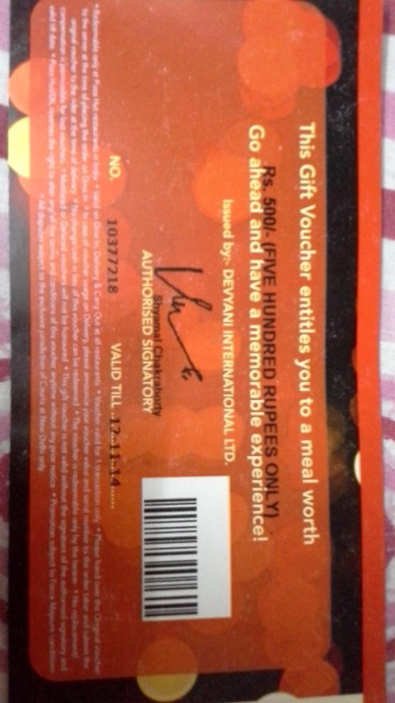 bhavikabassi's tweet photo. @PizzaHutIN Thanx guys, i recieved my PH voucher today #ChilliCheeseKaPyar http://t.co/BydH4vw2yc