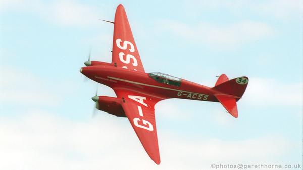 garethhorne's tweet image. Be good to to photograph the DH88Comet @Shuttleworth_OW tomorrow, been a while since I've seen it fly (21yrs 2 days!)