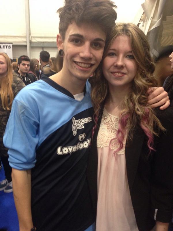 livinglegendhs's tweet image. We have shit photos but well done on the xfactor sweetcheeks! @jakesims_ 💘 #jaketowin