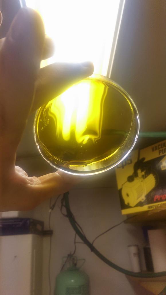 AbsoluteExtract's tweet image. Cleaning up life's mistakes with some Everclear is the way to start a Saturday. #winterization