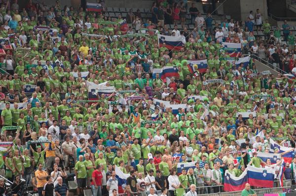 “<a href="/josejuliojh/">JJules</a>: “<a href="/solobasket/">SB</a>: #Spain2014 La grada eslovena ” <a href="/Lalinho_M/">Gonzalo Lalo</a> te acuerdas?”jajajajaj que grande fue!!