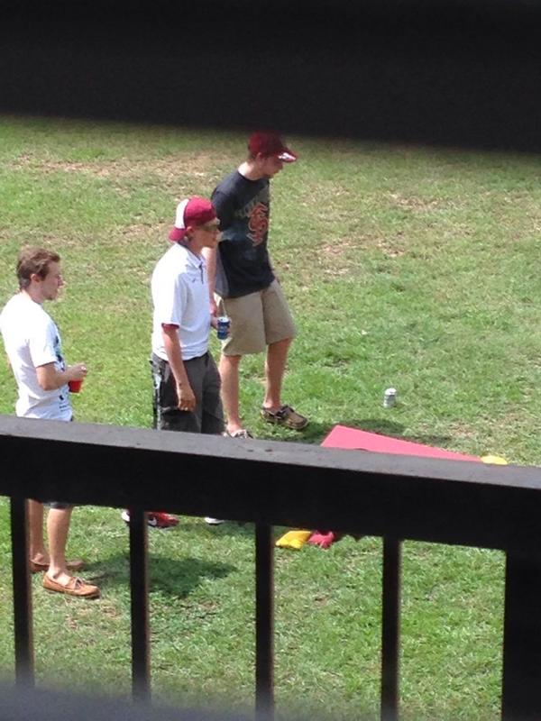 JRosuck's tweet image. This man is wearing cargos *in a fraternity* #notthemove